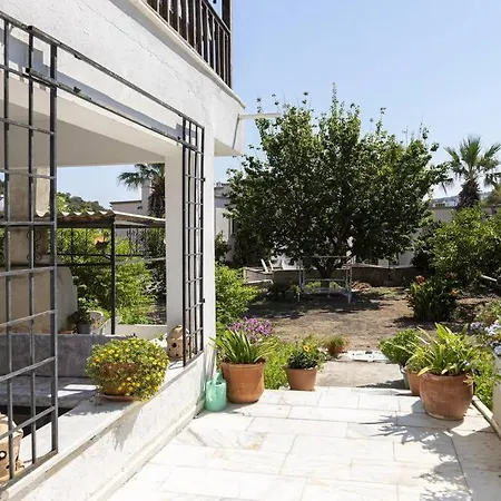 Cozy House With Garden In Bodrum * גונדוגן
